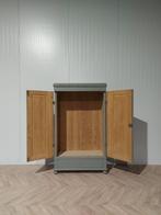 Landelijke klassieke kast, tweedeurs, kledingkast, legkast, Antiek en Kunst