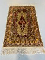 Hereke - Tapijt - 84 cm - 48 cm, Huis en Inrichting, Stoffering | Tapijten en Kleden, Nieuw