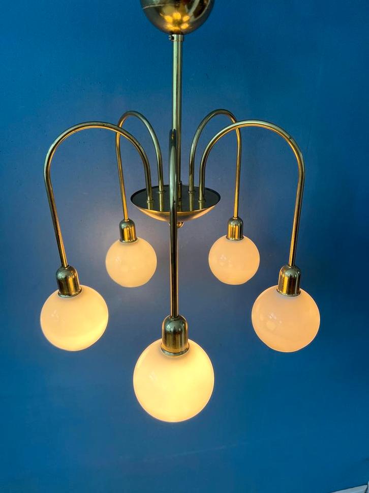 Mid Century Gold Brass Opaline Glass Chandelier, Huis en Inrichting, Lampen | Hanglampen, Ophalen of Verzenden