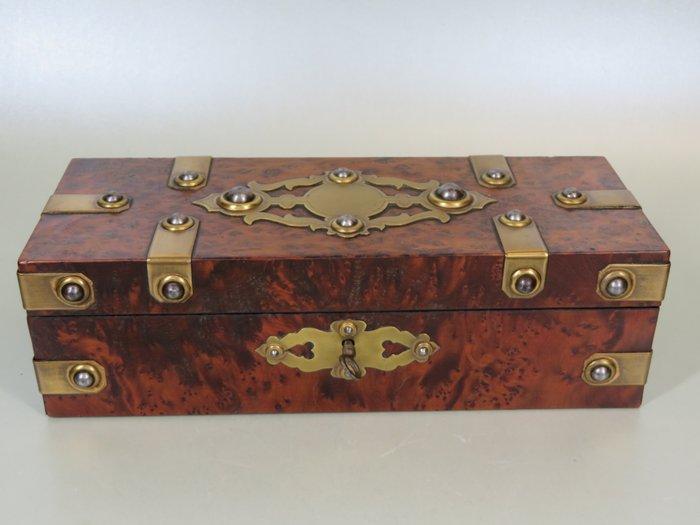 Antieke (handschoenen) kist met beslag - Kist - Hout,, Antiek en Kunst, Antiek | Overige Antiek