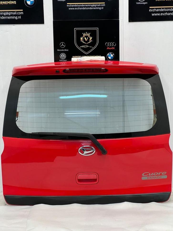 Daihatsu Cuoru 1.0i achterklep bj.2008 kleur rood, Auto-onderdelen, Carrosserie en Plaatwerk, Gebruikt, Daihatsu, Achter, Achterklep