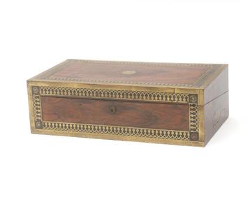 Een houten schrijfkist, Engeland, 19e eeuw beschikbaar voor biedingen