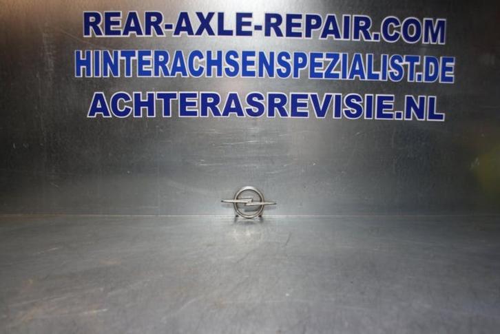 Embleem Opel Kadett B, gebruikt. (Emblemen, Overig), Auto-onderdelen, Carrosserie en Plaatwerk, Gebruikt, Opel, Verzenden