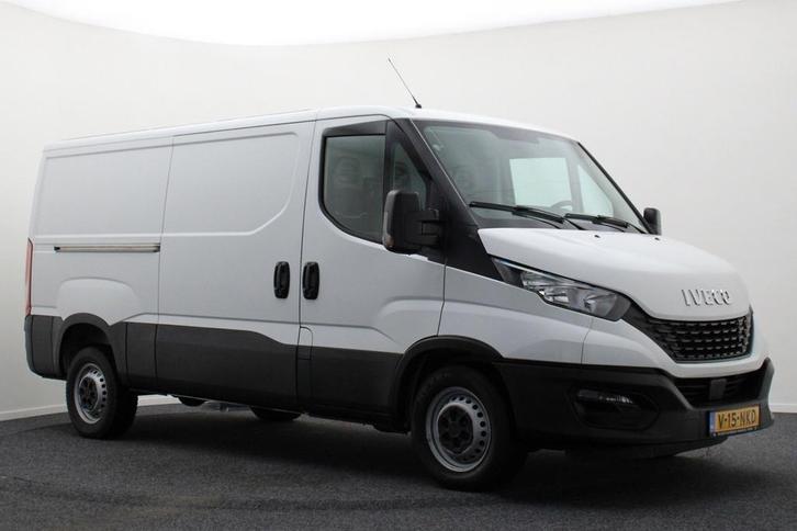 Iveco Daily 35S12V 2.3 L2H1, Auto's, Bestelauto's, Lease, Zwart, Handgeschakeld, Wit, Iveco, Financial lease, Stof, Diesel, Euro 6