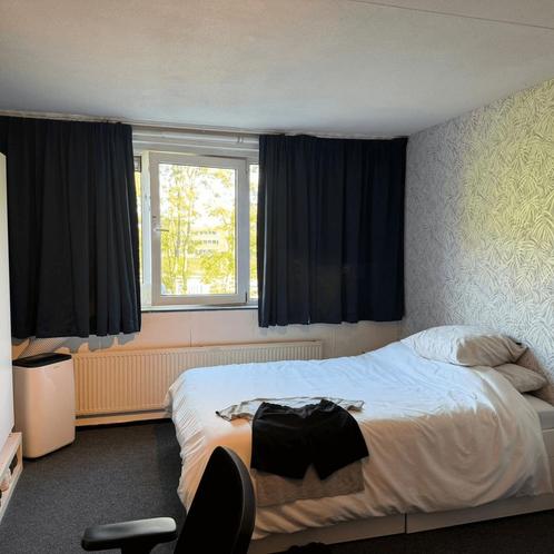 Kamer te huur op Kralingse Kerklaan gevonden in Rotterdam, Huizen en Kamers, Kamers te huur, 20 tot 35 m², Rotterdam