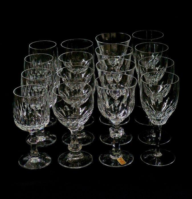 Nachtmann, Spiegelau en Schott Zwiesel - Wijnglas (16) -, Antiek en Kunst, Antiek | Meubels | Tafels