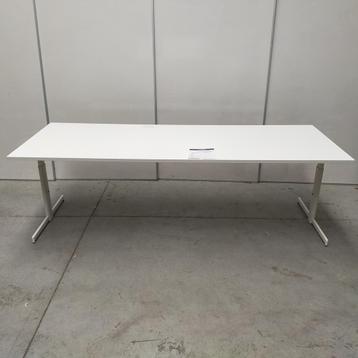 Vepa instelbaar bureau - 240x90 cm beschikbaar voor biedingen