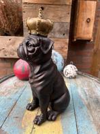 Figuur - Royal Pug Figurine – A Touch of Elegance and