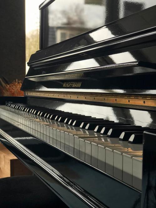 Diverse pianos in onze outlet, gratis aan huis geleverd, Muziek en Instrumenten, Piano's, Hoogglans, Zwart, Zo goed als nieuw