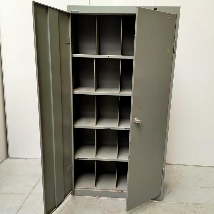 Stalen 2-deurs werkplaatskast met vakken - 196x100x40 cm, Huis en Inrichting, Kasten | Overige, Ophalen of Verzenden