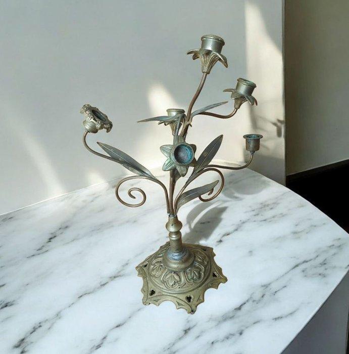 Kaarsenhouder Antiekstijl Louis XV-bloemendecor. - Messing,, Antiek en Kunst, Curiosa en Brocante