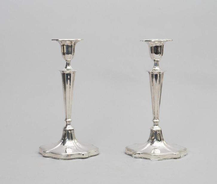 Twee zilveren kandelaars, Engeland (1918), Antiek en Kunst, Antiek | Goud en Zilver