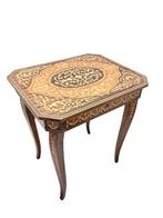 Muziekdoos - Italië - 1960-1970 - Juwelendoos/bijzettafel, Antiek en Kunst, Curiosa en Brocante