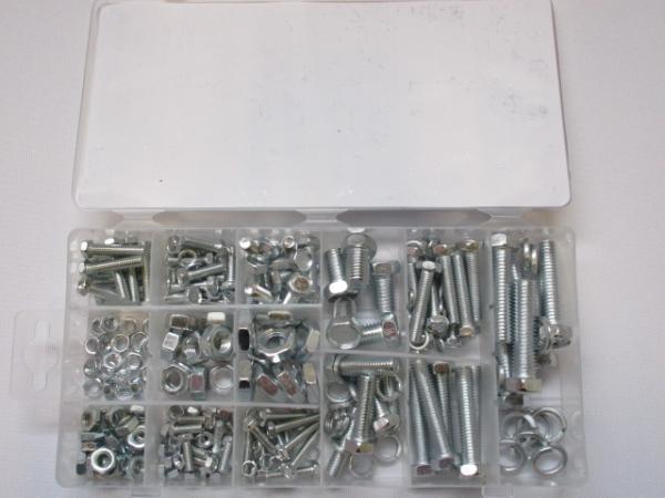 Veiling - Assortiment Bouten en Moeren verzinkt 240-delig M4, Doe-het-zelf en Verbouw, IJzerwaren en Bevestigingsmiddelen