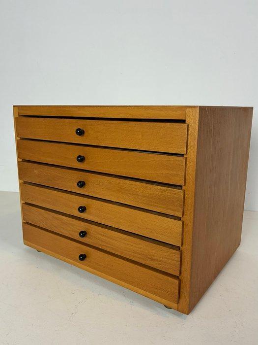 Naaidoos - Hout - Fourniturenkast, Antiek en Kunst, Kunst | Designobjecten