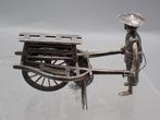 Luen Wo  - Miniatuur figuur - Man with food cart - .900