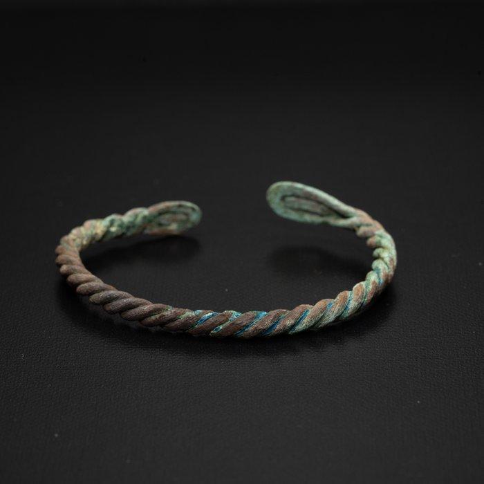 Viking periode Brons gewrongen armband (Zonder Minimumprijs), Antiek en Kunst, Antiek | Overige Antiek