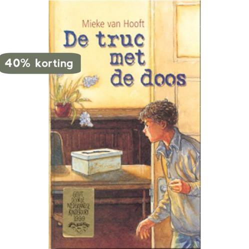 Truc Met De Doos 9789025107901 Mieke van Hooft, Boeken, Kinderboeken | Jeugd | 10 tot 12 jaar, Zo goed als nieuw, Verzenden