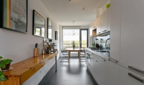 Te huur Studio Arent Janszoon Ernststraat In Amsterdam, Huizen en Kamers, Kamers te huur, 20 tot 35 m², Amsterdam