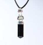 Moldavit / Toermalijn Nieuwe aanhanger- 3.6 g - (1), Verzamelen, Mineralen en Fossielen