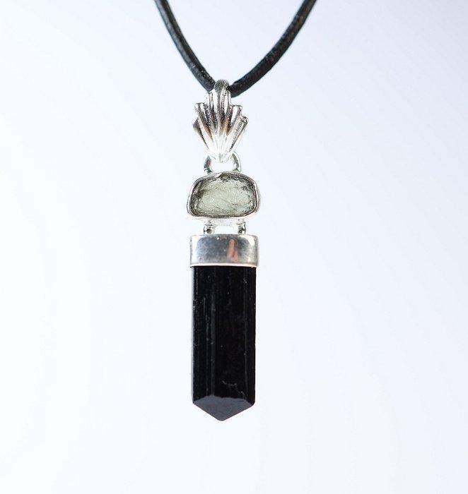 Moldavit / Toermalijn Nieuwe aanhanger- 3.6 g - (1), Verzamelen, Mineralen en Fossielen