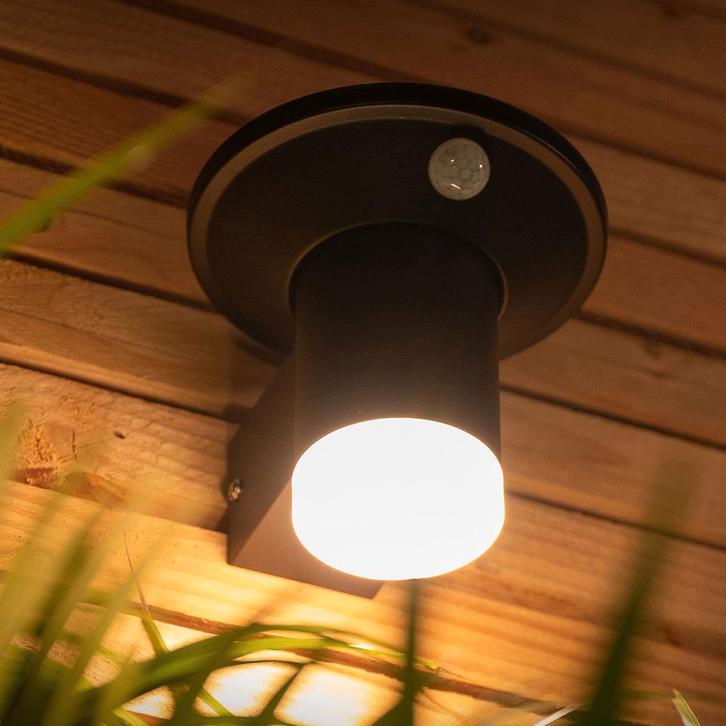 Brendz solar wandlamp Juba | Warm wit licht, Tuin en Terras, Buitenverlichting, Led, Licht-donker-sensor, Zonne-energie, Minder dan 50 watt