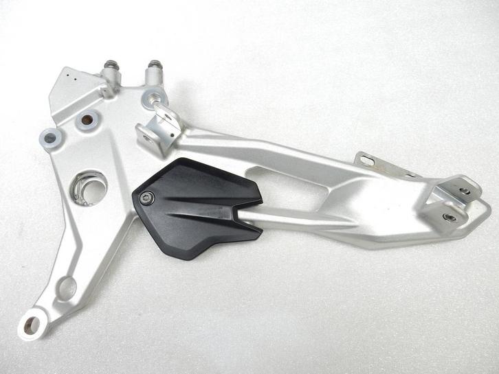 BMW F 900 R Voetraster rechts / 46718404012 / 8404012, Motoren, Onderdelen | BMW, Ophalen of Verzenden
