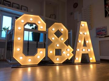 Breng je event tot leven met Lichtletters en Lichtcijfers! beschikbaar voor biedingen
