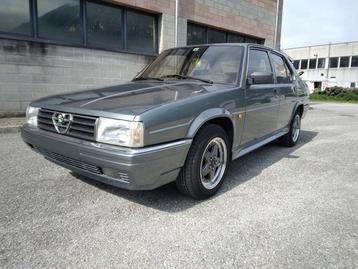 Alfa Romeo - 90 2.5 v6 Quadrifoglio Oro Campione - Zender beschikbaar voor biedingen