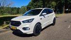 Ford Kuga 1.5 Ecoboost 150PK 2018 parelmoer wit St Line, Auto's, Ford, Voorwielaandrijving, Dealer onderhouden, Gebruikt, Leder en Stof