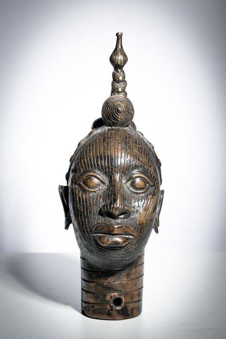 Bronzen koninklijk hoofd - Edo - Benin, Antiek en Kunst, Kunst | Niet-Westerse kunst