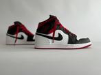 Nike Air Jordan 1 Mid Gym Red Black Toe - 42.5, Nike, Nieuw, Ophalen of Verzenden, Sneakers of Gympen