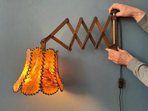 Teak Wood Scissor Wall Lamp with Warm-Toned Shade, Huis en Inrichting, Lampen | Wandlampen, Nieuw, Ophalen of Verzenden