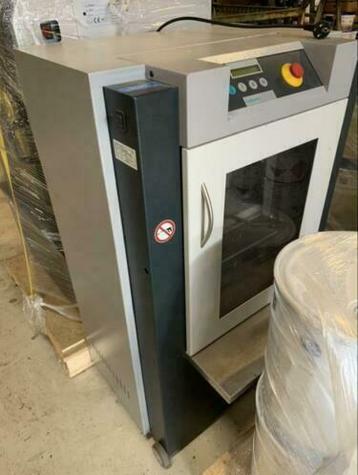 Verfschudmachine 8 stuks - schudmachine - perfecte staat beschikbaar voor biedingen