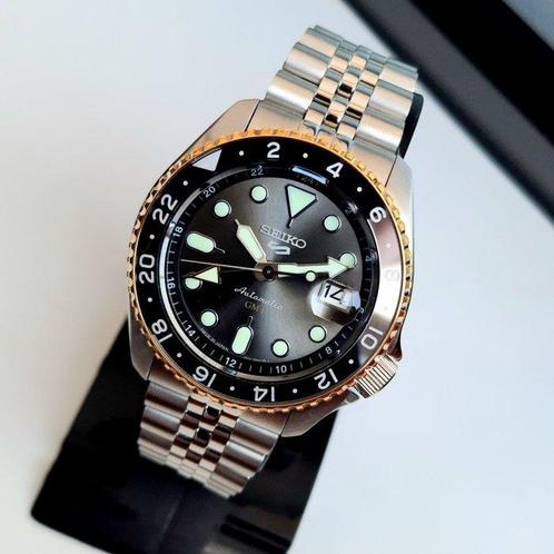 Seiko - 5 GMT Black Automatic - Zonder Minimumprijs -, Sieraden, Tassen en Uiterlijk, Horloges | Antiek