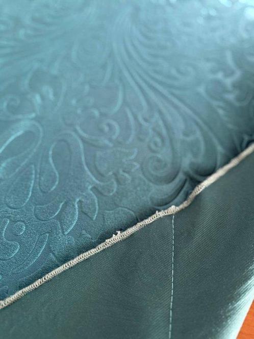 Tafelkleed met geborduurde details, uitgesneden bloemmotief, Antiek en Kunst, Antiek | Kleden en Textiel