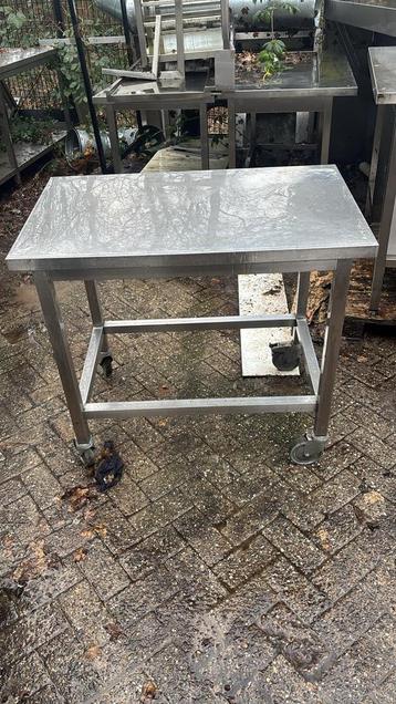RVS werktafel 100x60x90 bxdxh op wielen beschikbaar voor biedingen