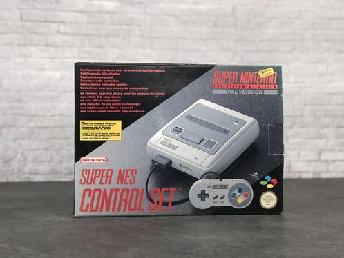 Super Nintendo Starter Pack - Control Set Edition [Complete], Spelcomputers en Games, Spelcomputers | Nintendo Super NES, Zo goed als nieuw