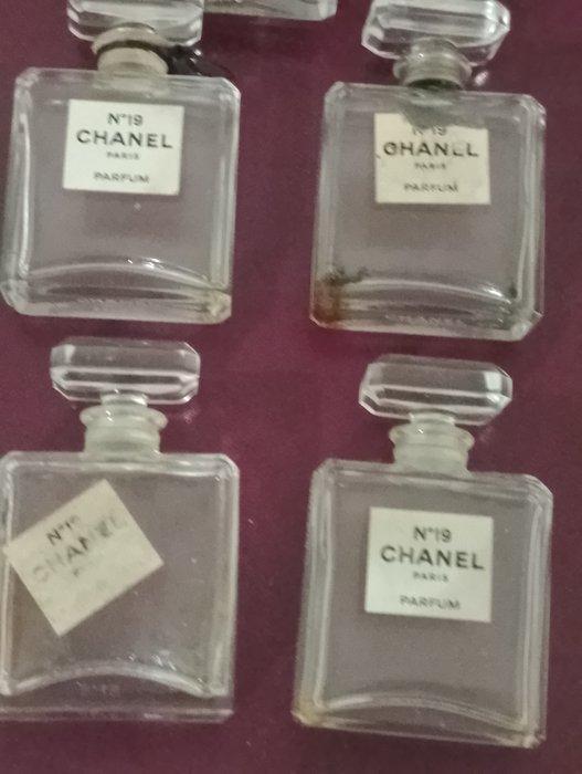 Chanel - Parfumfles (8) - Glas - Chanel parfum flakons, Antiek en Kunst, Antiek | Glas en Kristal