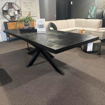 Actie! Eettafel Herringbone | Bruuts | 200 - 240 cm beschikbaar voor biedingen