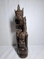 Apenkoning (Hanuman) vecht met Naga - Figuur - Hindoeïstisch