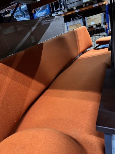 Artifort Orbit designbank oranje gebruikt, Zakelijke goederen, Kantoor en Winkelinrichting | Kantoormeubilair en Inrichting, Gebruikt