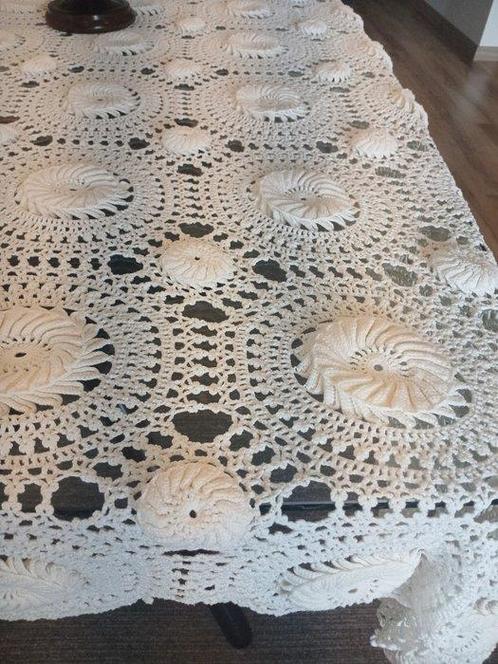 Tafelkleed - 220 cm - 190 cm - handdoek of sprei, Antiek en Kunst, Antiek | Kleden en Textiel
