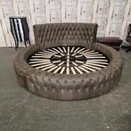 Bed Chesterfield, Rond , bruin, Nieuw