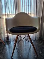 Vitra - Charles & Ray Eames - Stoel (2) - Eames plastic