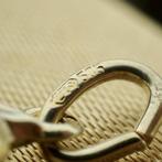 Gouden hanger van een paard (Hanger of bedel), Ophalen of Verzenden, Gebruikt, Goud, Overige merken