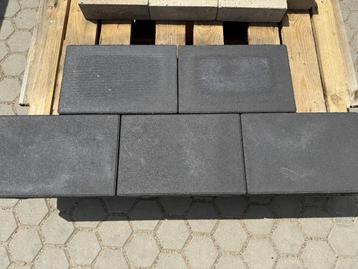 Veiling - 24 M2 Betontegel Dolce Sera Met Vellingkant 20x30x beschikbaar voor biedingen