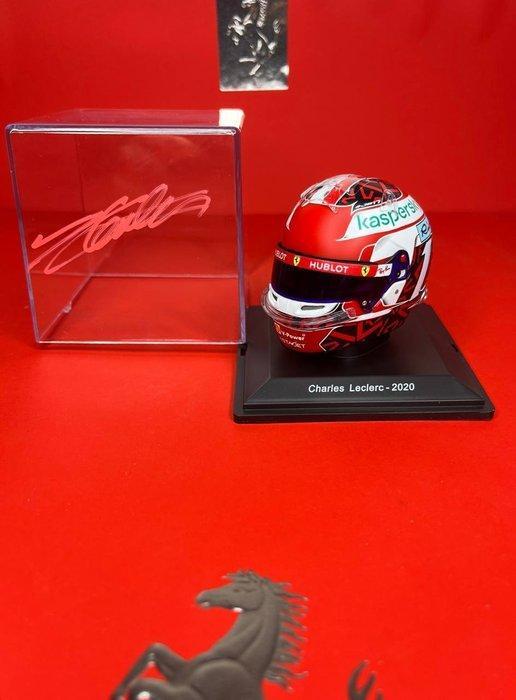Ferrari - Charles Leclerc - 2020 - Schaal 1/5 helm - SF1000, Verzamelen, Automerken, Motoren en Formule 1