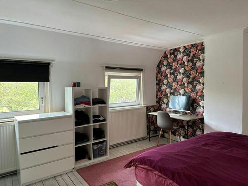 Studio te huur in Schiedam - 100 m² - 2 kamer(s) - 2 kamers, Huizen en Kamers, Kamers te huur, Rotterdam