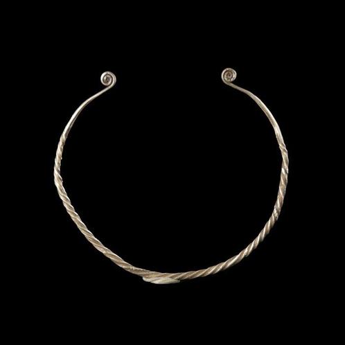 Viking periode Zilver Torque nek- of armring met spiralen, Antiek en Kunst, Antiek | Overige Antiek